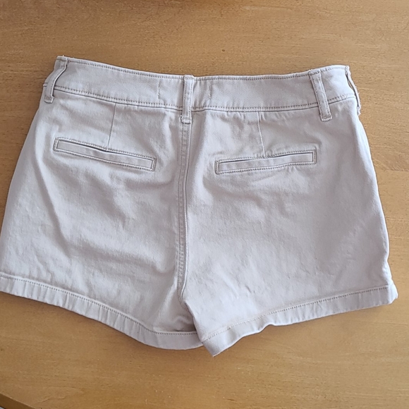 Abercrombie & Fitch Women's shorts - Picture 2 of 3